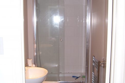 HH Flat G shower room